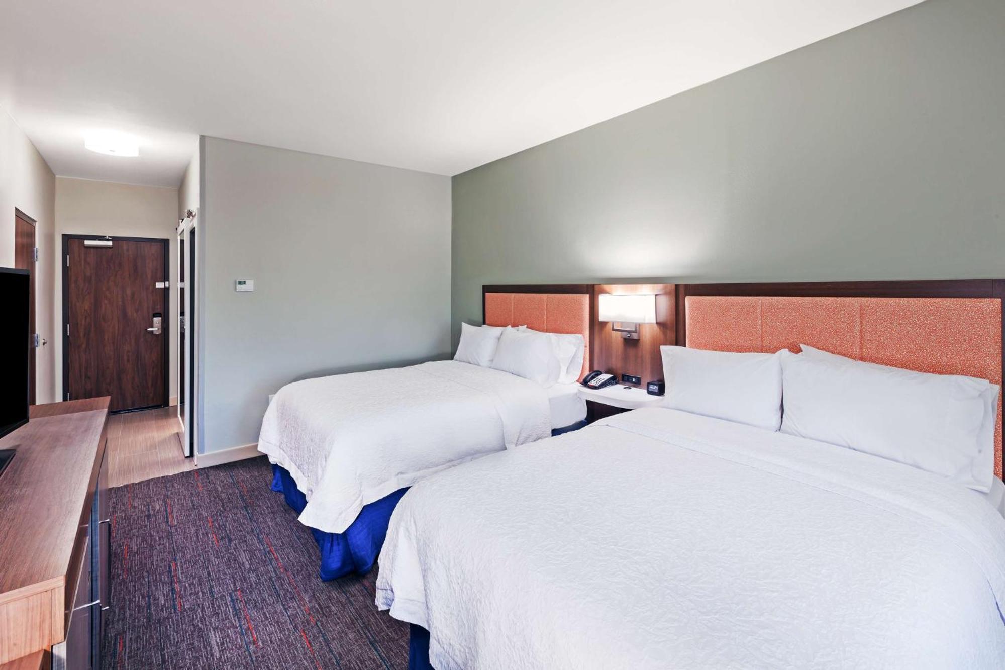 Hampton Inn אוזונה מראה חיצוני תמונה