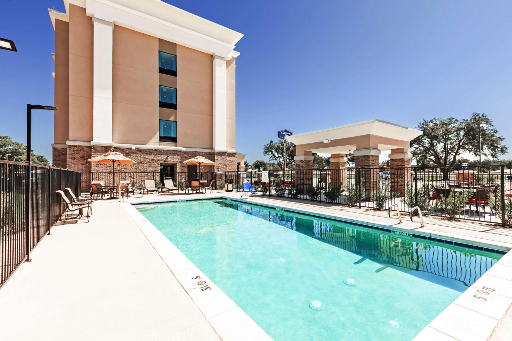Hampton Inn אוזונה מראה חיצוני תמונה